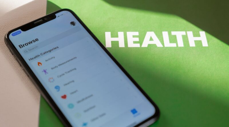Ministério da Saúde lança miniapp para ampliar acesso a informações sobre saúde do trabalhador no SUS Imagem ilustrativa de um celular com aplicativo de saúde.